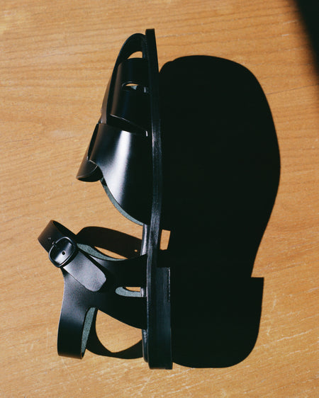 PEDRA - Squared Closed-Toe Fisherman Sandal