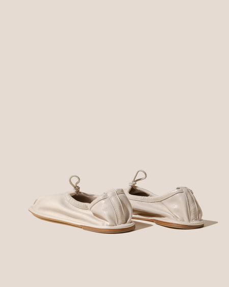 PUNTERA SUPPLE SHINY - Pleated-Toe Pump