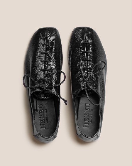 PLEGADA CRINKLED GLOSSY - Deconstructed Lace-up Shoe